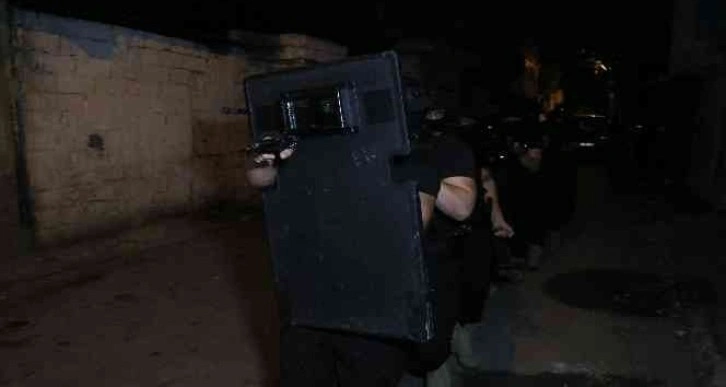 Adana’da DEAŞ’ın içinde silahlı görev yapan 10 kişiye yönelik operasyon