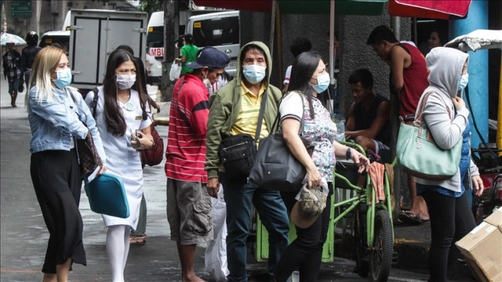 Filipinler’de 'kamuya açık alanlarda maske takmayanlar gözaltına alınabilir' uyarısı