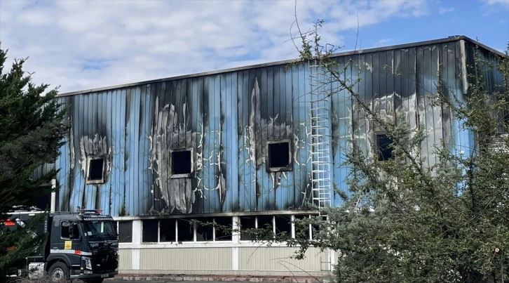 Konya'da bir fabrikaya ait depoda yangın çıktı