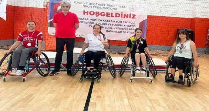 Torku Şekerspor’un Paralimpik Sporcusu Emine Seçkin’den altın madalya