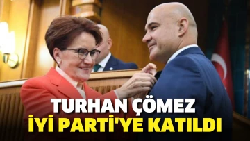 Turhan Çömez İYİ Parti'ye katıldı. Rozetini Meral Akşener taktı