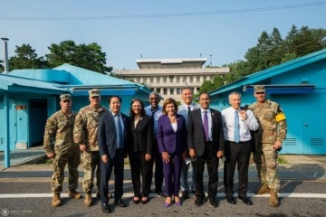 ABD Temsilciler Meclisi Başkanı Pelosi, Güney Kore-Kuzey Kore sınırını ziyaret etti