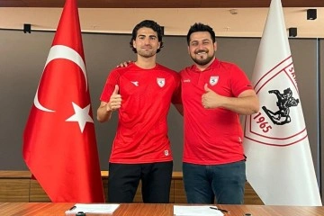 Ahmet Sagat'tan Samsunspor'a 3 yıllık imza
