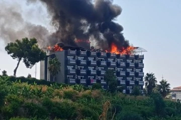 Alanya’da korkutan otel yangını söndürüldü