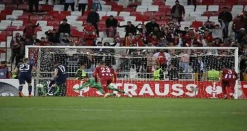 Ali Şaşal Vural 90+2’de penaltı kurtardı