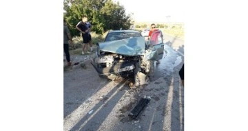 Ankara’da otomobil traktöre çarptı: 2 ağır yaralı