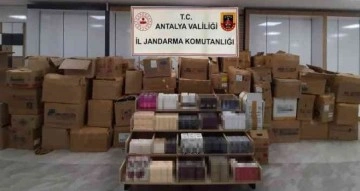 Antalya’da 1 milyon 750 bin TL değerinde 8 bin 713 adet kaçak parfüm ele geçirildi