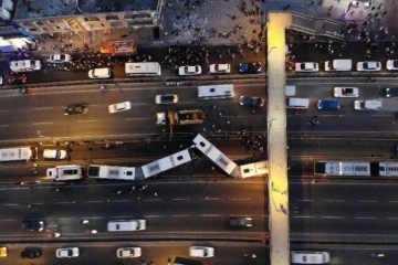 Avcılar’da metrobüsler kafa kafaya çarpıştı: 42 yaralı