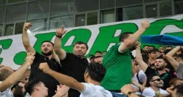 Aytekin Şenlikoğlu taraftarlarla birlikte maçı izledi