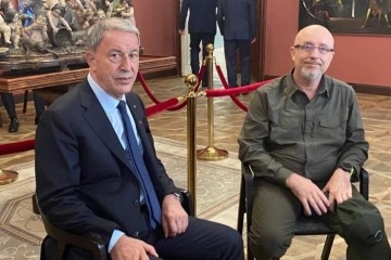 Bakan Akar, Lviv'de Ukraynalı mevkidaşı Reznikov ile görüştü