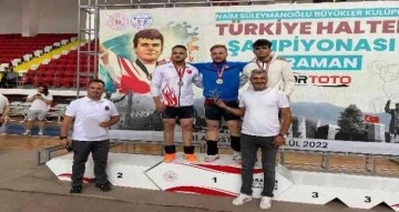 Belediye Başkanı Serhat Oğuz, 2 Türkiye Birinciliği, bir 3’üncülük elde eden sporcuları kutladı