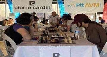 Beyoğlu Belediyesi 15 Temmuz Şehitleri için Uluslararası Satranç Turnuvası düzenledi