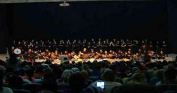 Beyşehir’de 115 kişilik öğrenci korosu ve orkestrasından yaza merhaba konseri