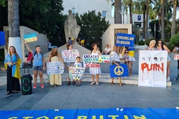 Bodrum’daki Ukraynalılardan Rusya protestosu