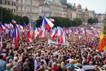 Çekya’da 70 bin kişilik hükümet karşıtı protesto
