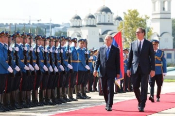 Cumhurbaşkanı Erdoğan, Sırbistan’da resmi törenle karşılandı