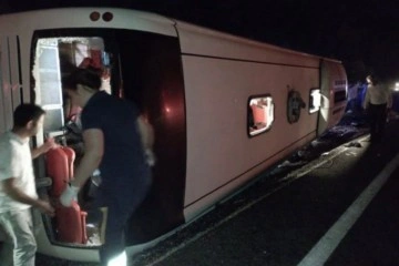 Denizli’de yolcu otobüsü devrildi