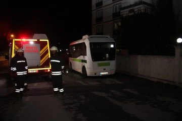 Ereğli'de Park halindeki minibüsü ateşe verdi