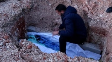 Esed rejiminin savaş suçu işlediğine dair yeni kanıt: Suriyeli 'mezar kazıcısı'nın itirafl