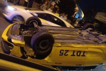 Esenler’de alkollü taksi şoförü takla attı, sıkıştığı yerden vatandaşlar çıkardı