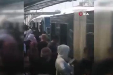 Florya'da metrobüs bozuldu, vatandaşlar yolda kaldı