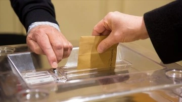 Fransa'da genel seçimin ilk turu pazar günü yapılacak