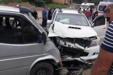 Giresun’da trafik kazası: 13 yaralı
