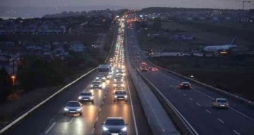 İstanbul’a dönüş çilesi: Tekirdağ yollarında yoğunluk var