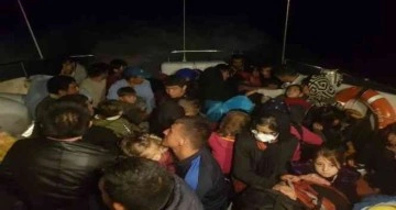 İzmir açıklarında 5 düzensiz göçmen kurtarıldı, 49’u yakalandı