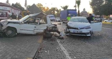 İzmir'de 3 araçlı zincirleme kaza: 3 yaralı