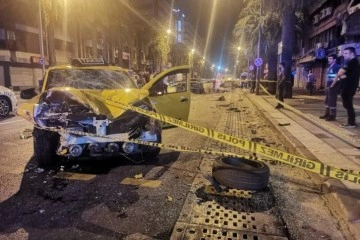 İzmir’de kontrolden çıkan taksi kağıt toplayacısına çarptı: 1 ölü, 1 yaralı