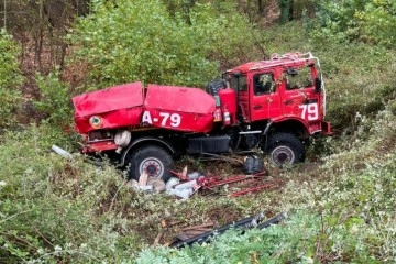 İzmir'de orman yangını ihbarına giden arazöz kaza yaptı: 4 yaralı