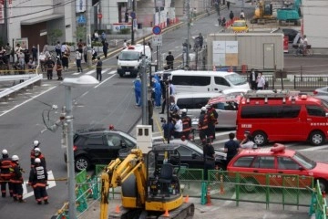 Japonya'da eski başbakan Abe silahlı saldırıya uğradı! Hayatını kaybetti