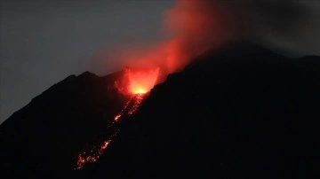 Japonya'daki Sakurajima Yanardağı'nda patlama oldu