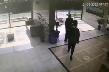 Kağıthane'de rezidanslara dadanan maskeli kadın hırsızlar kamerada