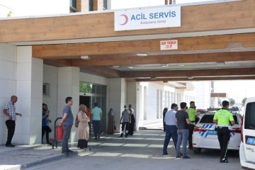 Karaman’da okul servisi ile otomobil çarpıştı: 13 yaralı
