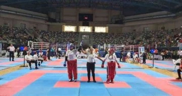 Karatay Belediyesporlu kick boksçular altın madalyayla döndü