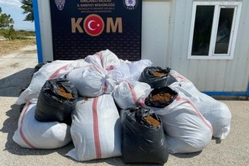 Kırklareli’nde uyuşturucu tacirlerine darbe: 70,9 kilogram esrar ele geçirildi