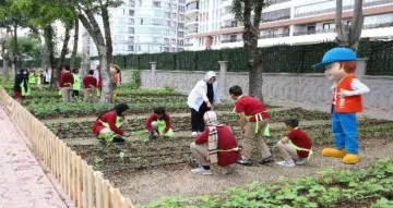 Konya Büyükşehir ve İl Milli Eğitim İşbirliğinde okullar çiçek açtı