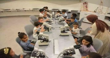 Konya’da çocuklar tatillerini bilimle iç içe geçiriyor