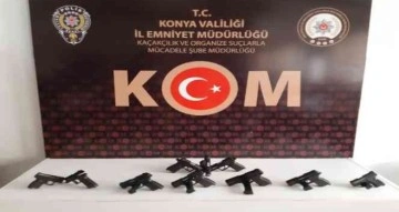Konya’da silah kaçakçıları polisten kurtulamadı