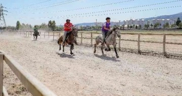 Kütahya’da Rahvan At Yarışları heyecanı