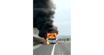 Kuzey Marmara Otoyolu’nda tur otobüsü alev alev yandı