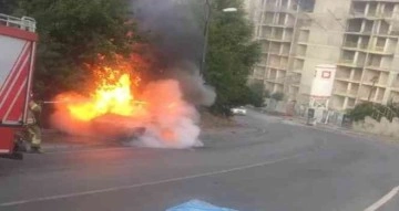 Maltepe’de seyir halindeki araç alev alev yandı