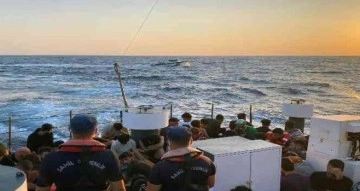 Marmaris’te 64 düzensiz göçmen kurtarıldı