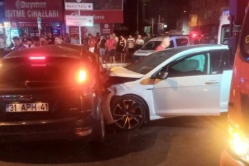 Mersin'de trafik kazası: 1 ölü, 4 yaralı!