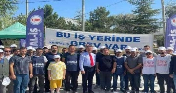 Mustafa Sarıgül 1 aydır grev yapan işçilere destek için Eskişehir’e geldi