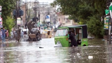 Pakistan'da şiddetli yağışlar nedeniyle ölenlerin sayısı 43'e yükseldi