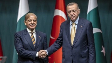 Pakistan'dan tahıl koridoru anlaşmasındaki rolü dolayısıyla Türkiye'ye tebrik