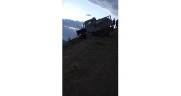 Rize’de askıda kalan kamyonetten atlayan sürücü hayatını kaybetti
